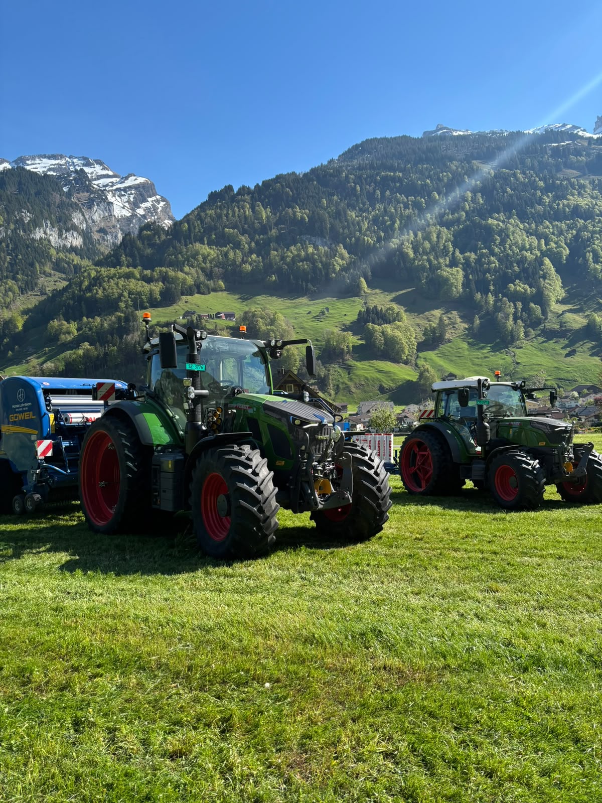 Team von Hansis Lohnteam im Muotathal